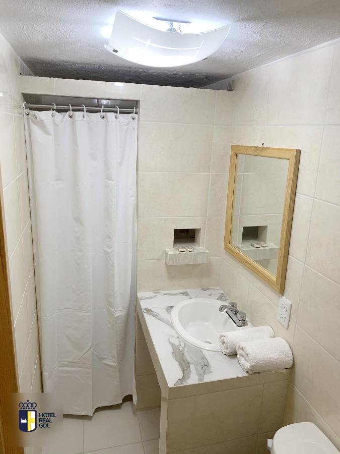 גואדלחארה Hotel Real Gdl מראה חיצוני תמונה